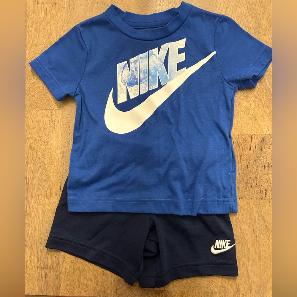 Nike Kids Matching Set in Blue and White